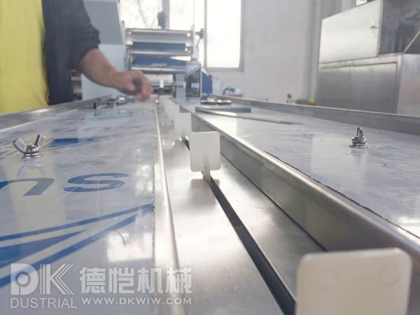 德愷包裝機械 枕式包裝設備 封切設備 管材包裝設備 廣東德愷機械有限公司 佛山德愷機械有限公司 德愷機械包裝機 佛山德愷包裝機 廣東德愷包裝機 佛山德愷包裝機 枕式包裝機廠家 自動整理包裝機 封切收縮機 立式包裝機 稱重充填設備 提升輸送設備 封切收縮機 高速邊封包裝機 高速邊封收縮包裝機 全自動直進料袖口式包裝機 高速恒溫熱收縮包裝機 全自動封切包裝機 回轉式枕式包裝機 回轉伺服式枕式包裝機 下走紙枕式包裝機 往復式枕式包裝機 不銹鋼理料線食品包裝機廠家 餅干包裝機 伺服包裝機